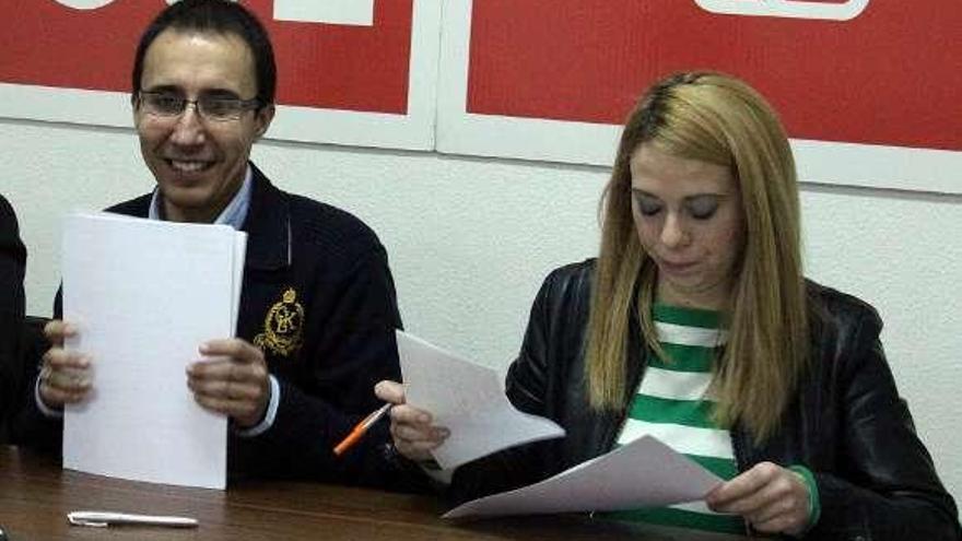 José Manuel Sebastián e Inés Vidal (PSOE), ayer. // A. Hernández