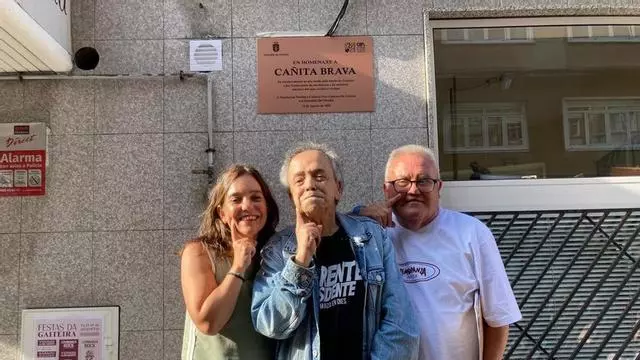 Cañita Brava actuando durante el homenaje en A Gaiteira