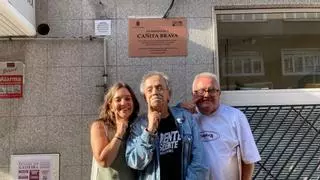 Cañita Brava ya es 'veciño de honra' del barrio coruñés de A Gaiteira