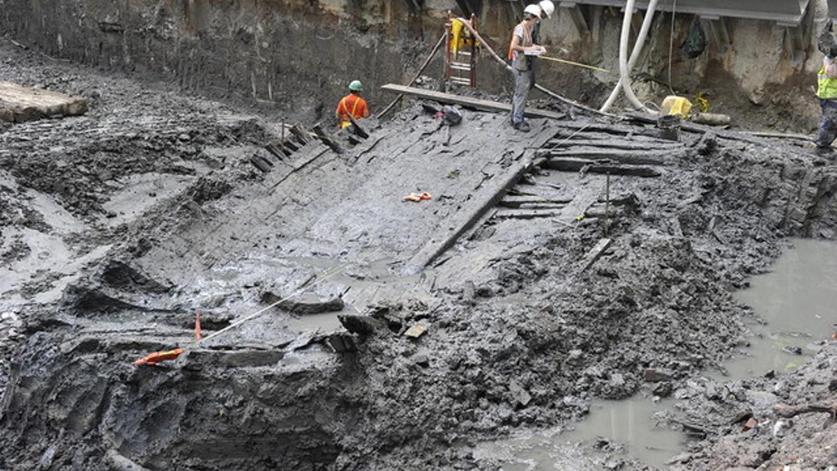 ENCUENTRAN RESTOS DE UN BARCO DEL SIGLO XVIII EN EXCAVACIÓN DE LA &quot;ZONA CERO&quot;