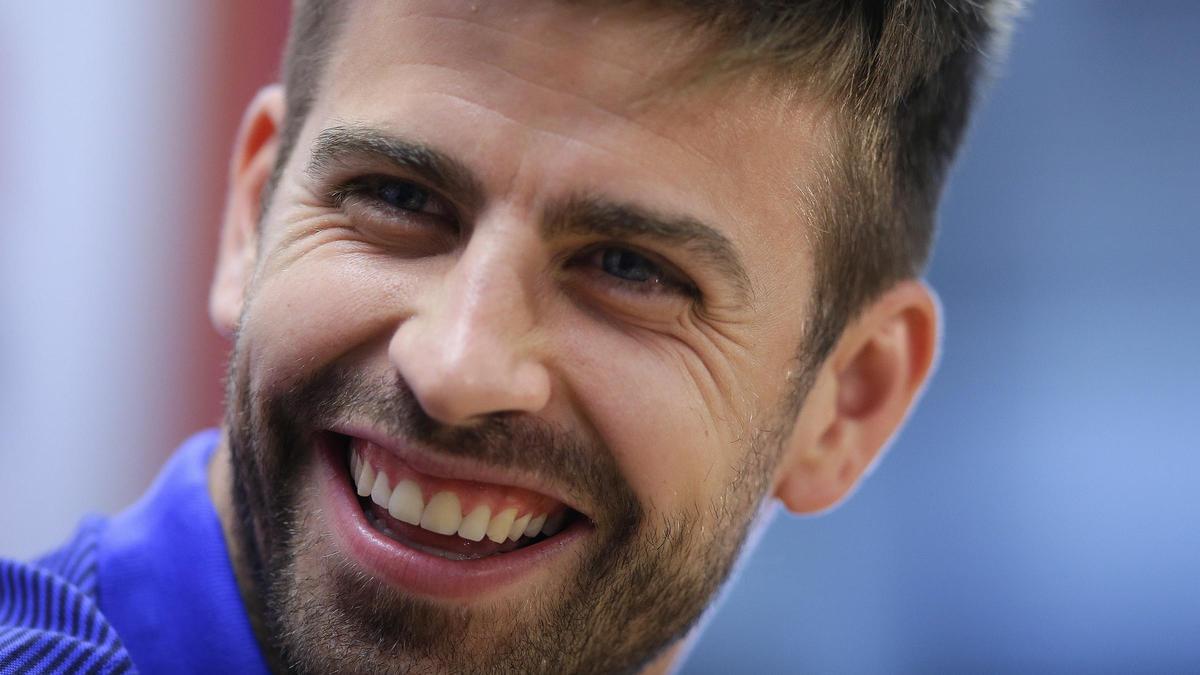 Gerard Piqué, compañero de Katie Holmes en Harvard