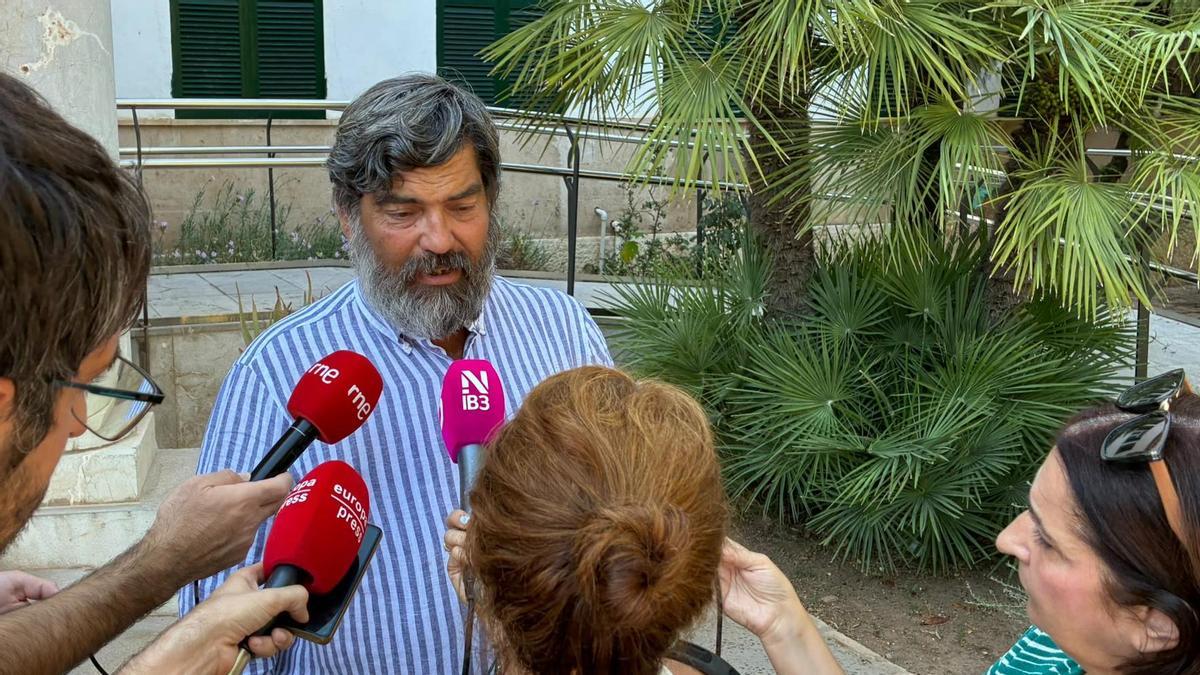 El vicepresidente segundo del Consell de Mallorca, Pedro Bestard, durante las declaraciones a los medios.