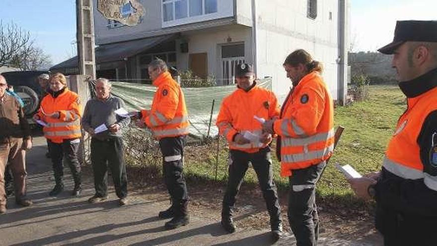 Miembros de Protección Civil de Ourense. // Iñaki Osorio