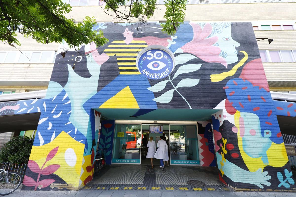 Acceso principal al hospital Infantil de Zaragoza, en una imagen de archivo.