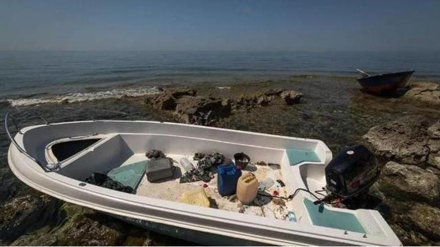 Archivbild eines Flüchtlingsboots an der Küste der Balearen