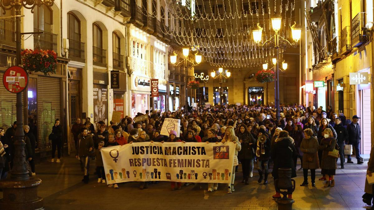 Zaragoza se echa a la calle contra la violencia machista