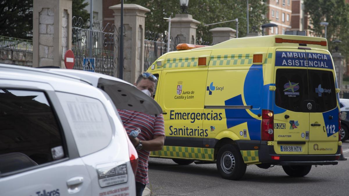 Una ambulancia del servicio de emergencias