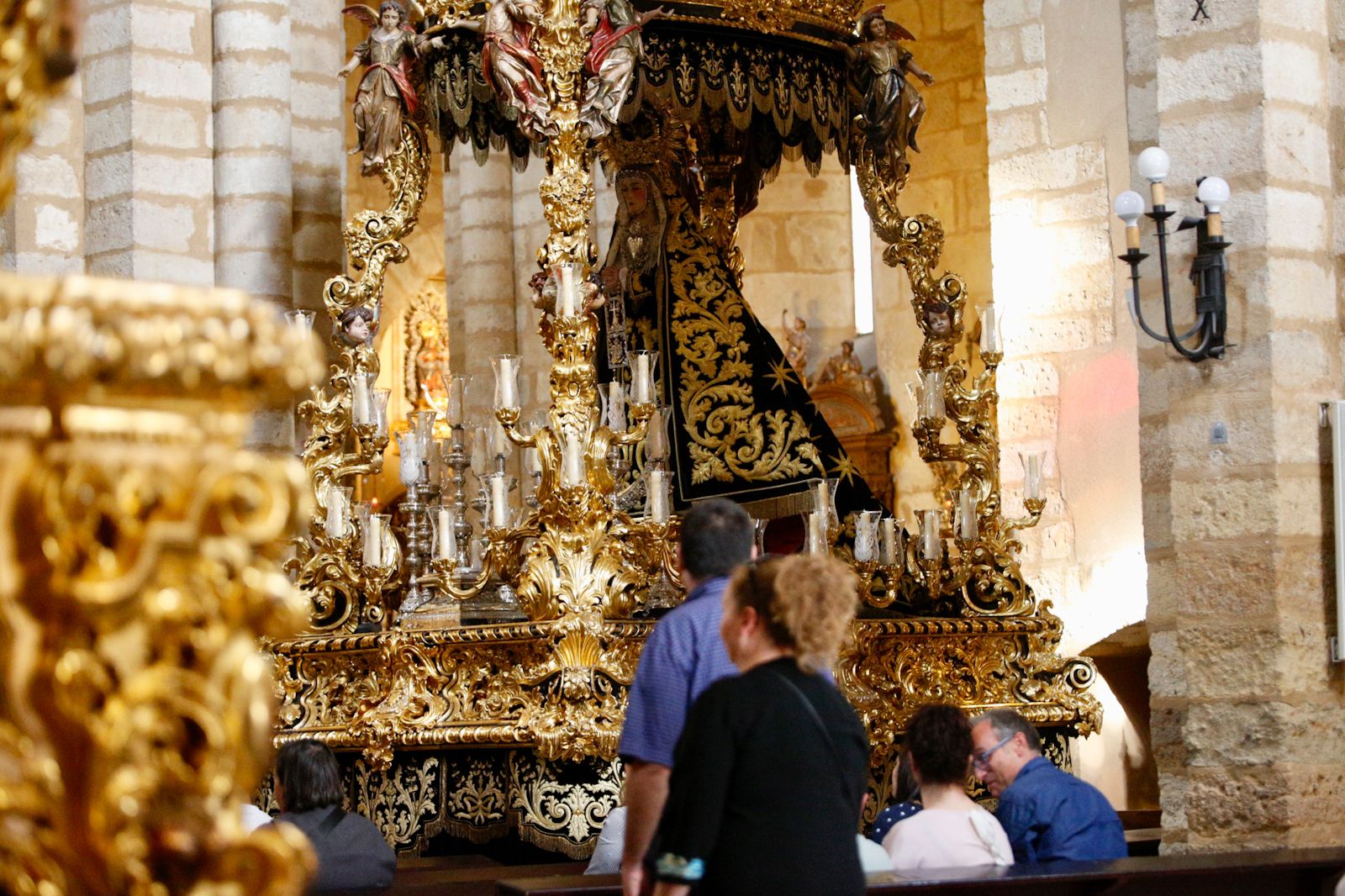 Los templos cordobeses, en la quietud de la espera por la Semana Santa