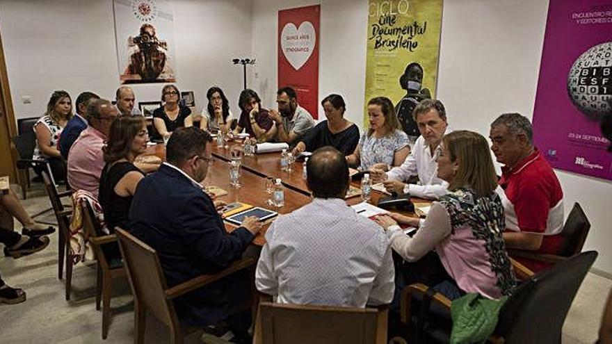 Mesa de trabajo organizada por Viriatos Zamora y celebrada ayer.