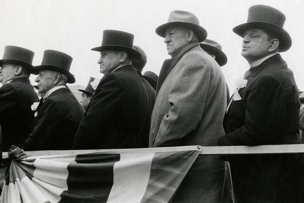 'City Fathers – Hoboken, New Jersey' (1955), de Robert Frank.
