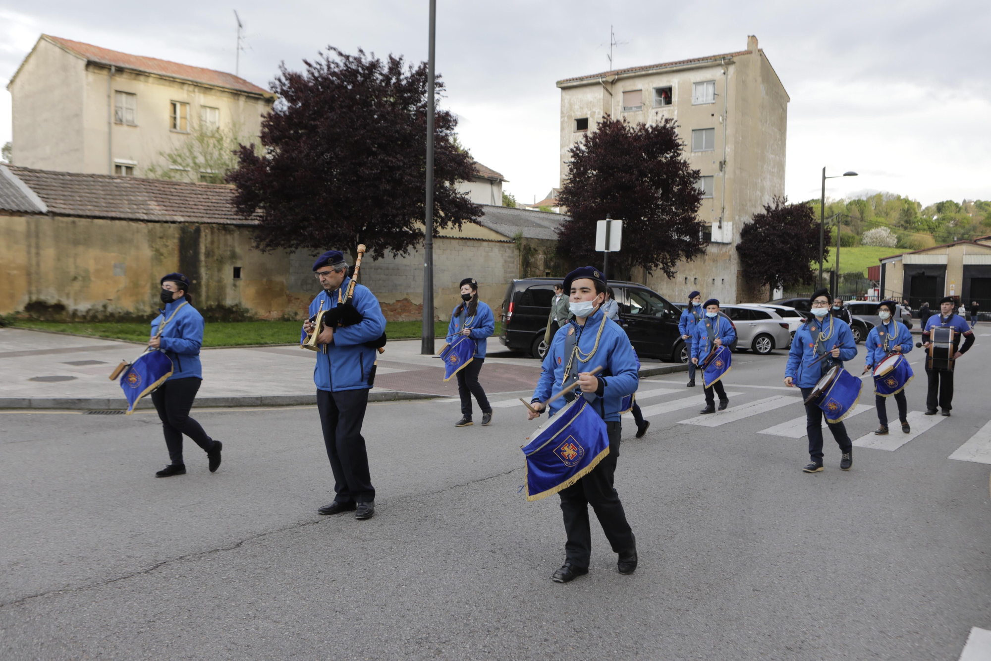 Los Estudiantes llevan al Señor de la Sentencia desde el cielo al Paraíso