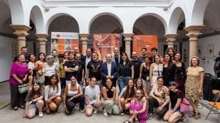 El teatro aficionado se echa a la calle para ganarse al público en Mérida