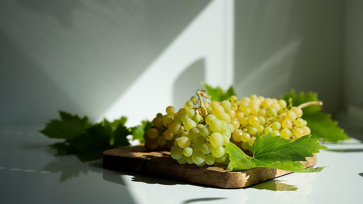 Adeu préssecs; hola raïm i mandarines Adeu préssecs; hola raïm i mandarines