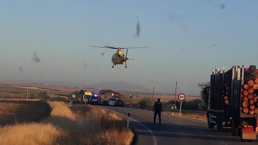 Cinco heridos en un choque entre dos coches en la N-430 cerca de Acedera