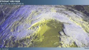 Las imágenes del satélite Meteosat detecta lo que se denomina Dusty cirrus, nubes cargadas de polvo de origen sahariano