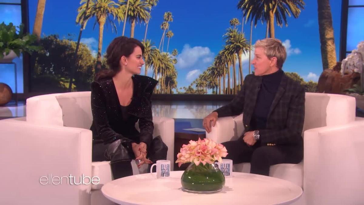 Penelope Cruz intenta enseñar castellano a Ellen DeGeneres.