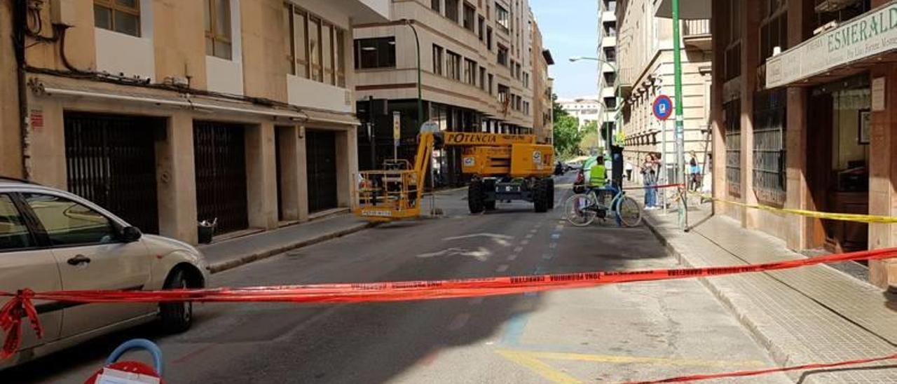 La calle cerrada por las obras.