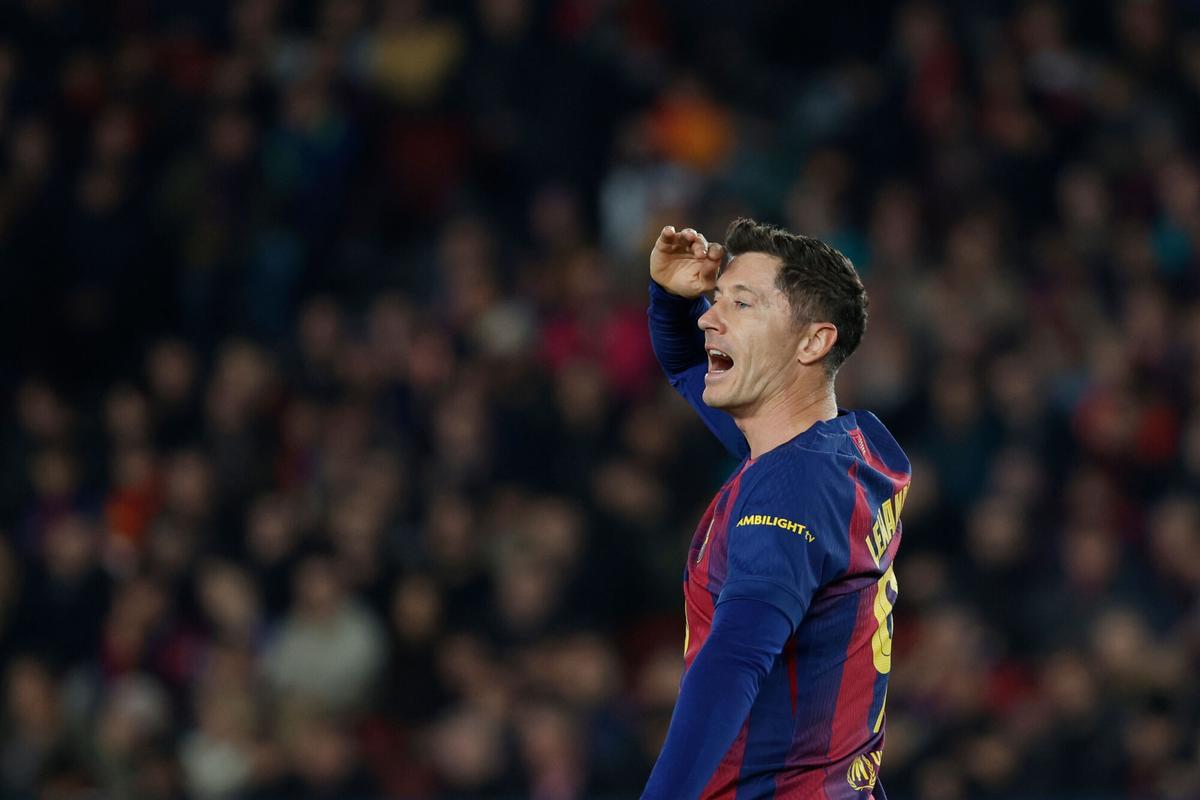 Robert Lewandowski durante su último partido de Champions League con el FC Barcelona.