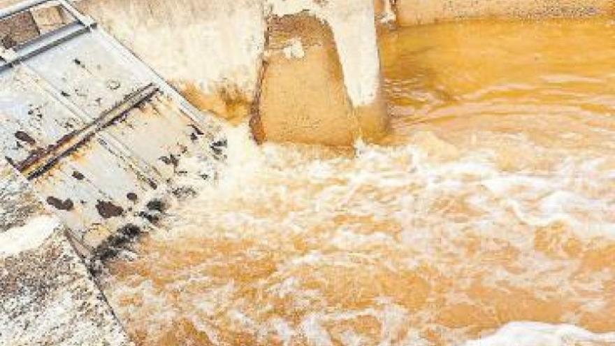 Burriana actúa para paliar las inundaciones en la Serratella