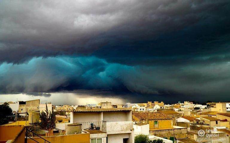 "Fantastische Wolken kurz vor dem Regen in Felanitx".