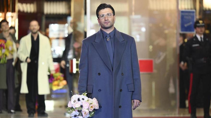 Sanremo arranca con dos cantantes que renunciarán a Eurovisión y un tercero que le ha dedicado una nana a una niña muerta en Gaza