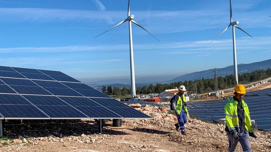 Las Cortes de Aragón aprobarán a finales de mayo el impuesto a las renovables