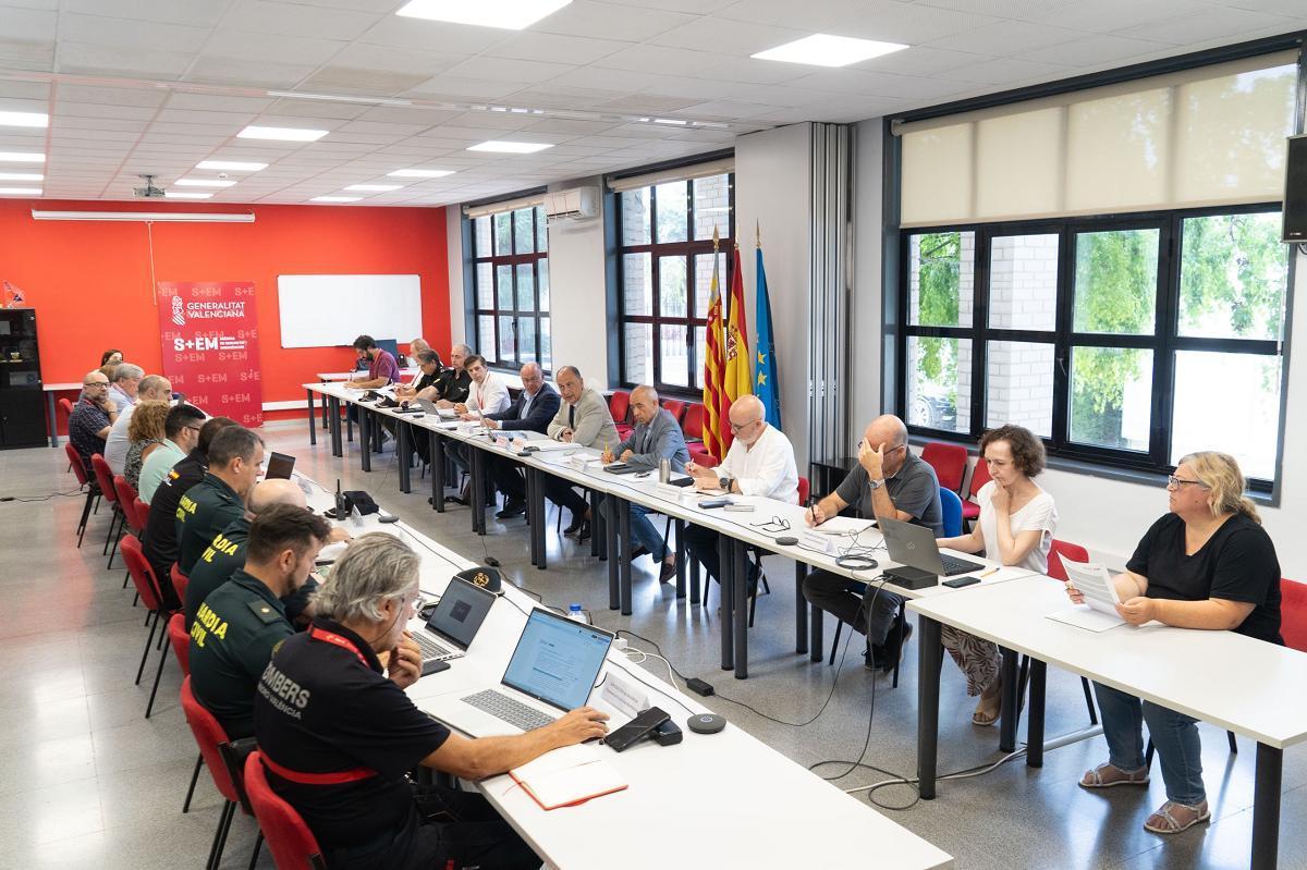 Reunión en el Centro de Coordinación de Emergencias en la Eliana