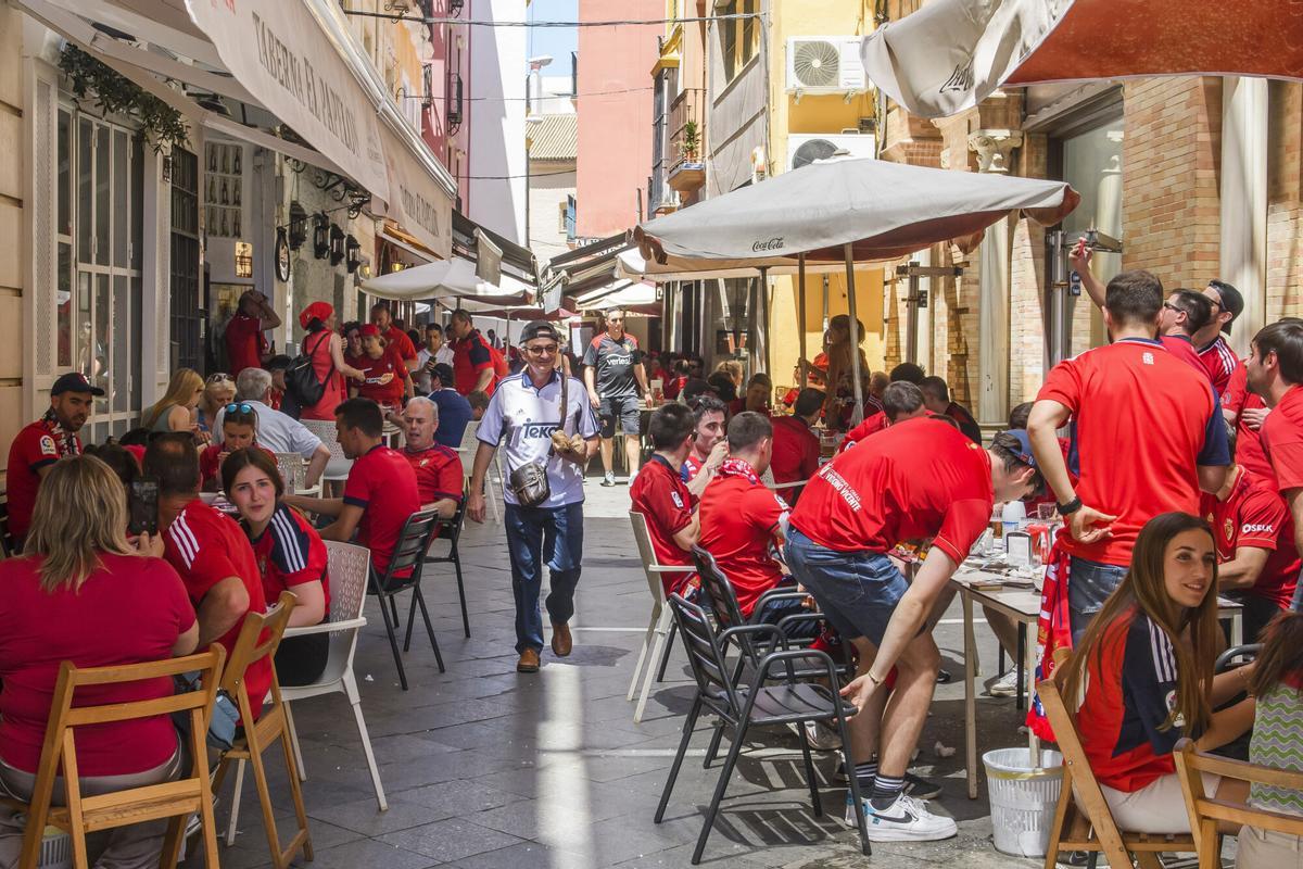 Aficionados del Osasuna en la final de la Copa del Rey de 2023