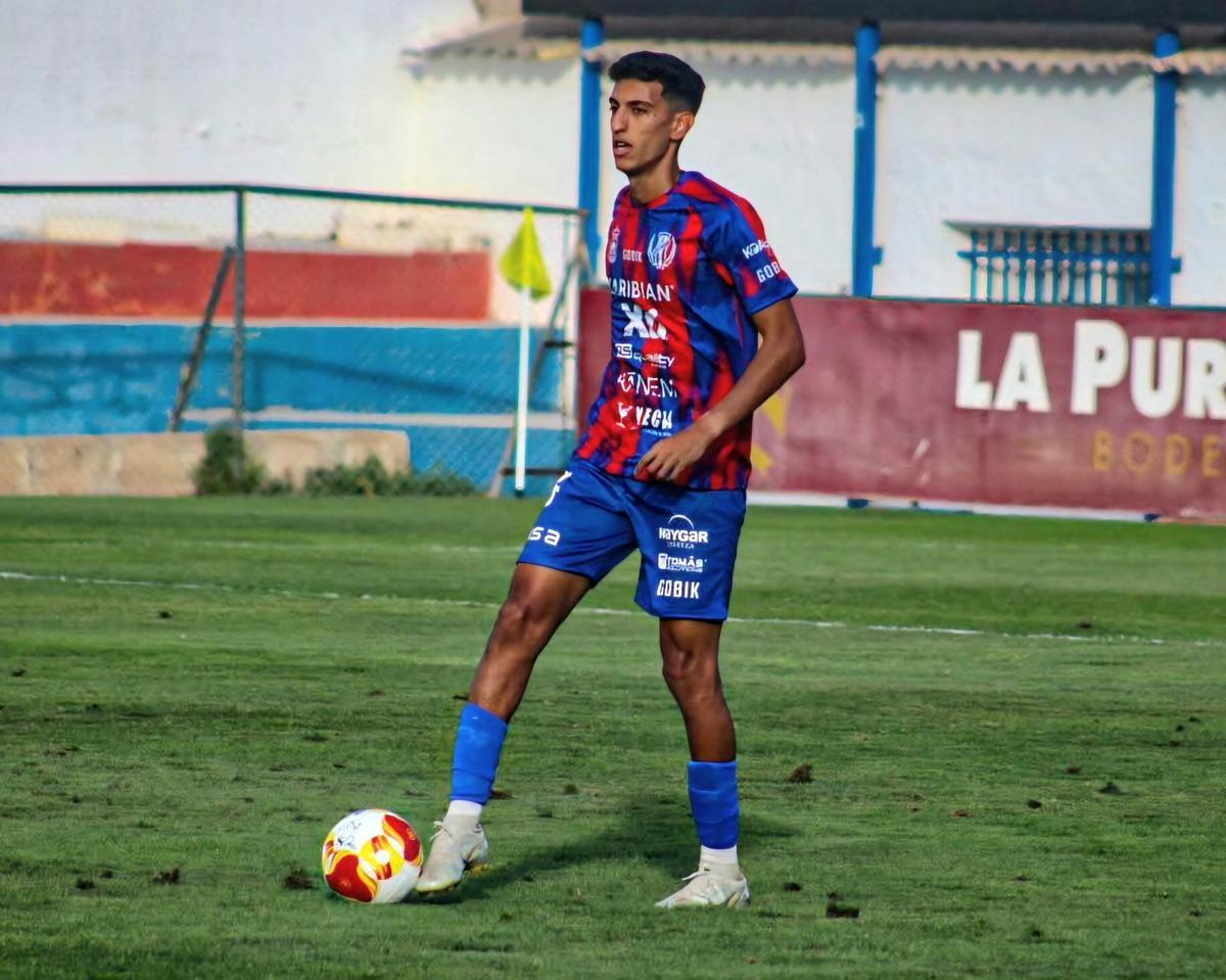 Ismael Fadel procede del Yeclano.