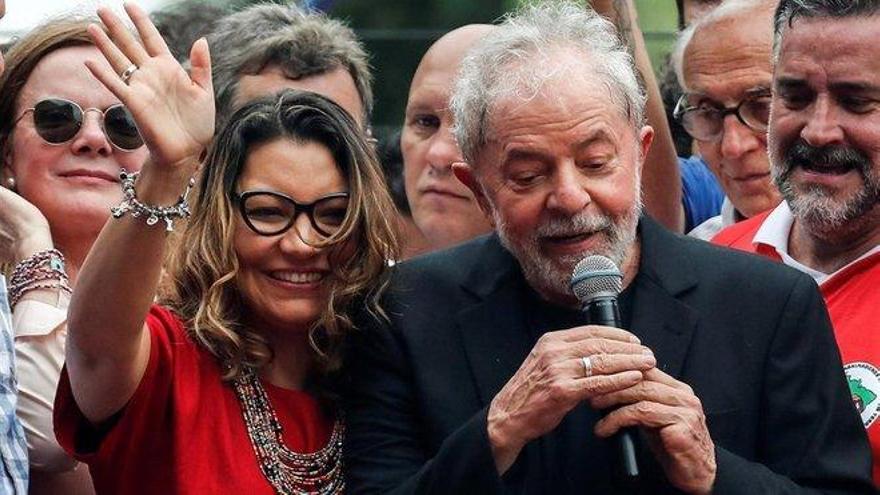 Lula anuncia su boda