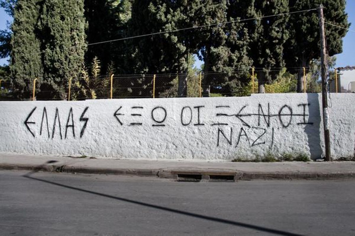 Als immigrants només se’ls permet sortir una hora al dia de la cel·la al pati i sempre per torns.