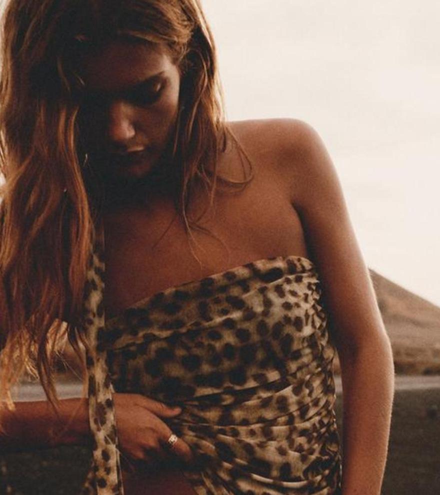 Zara tiene el conjunto de leopardo más viral