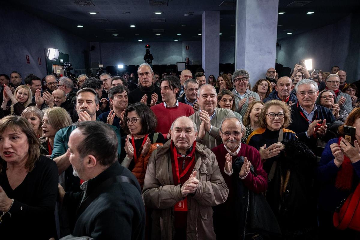 En imágenes | El PSOE de Pilar Alegría reacciona a los resultados electorales En imágenes | El PSOE de Pilar Alegría reacciona a los resultados electorales