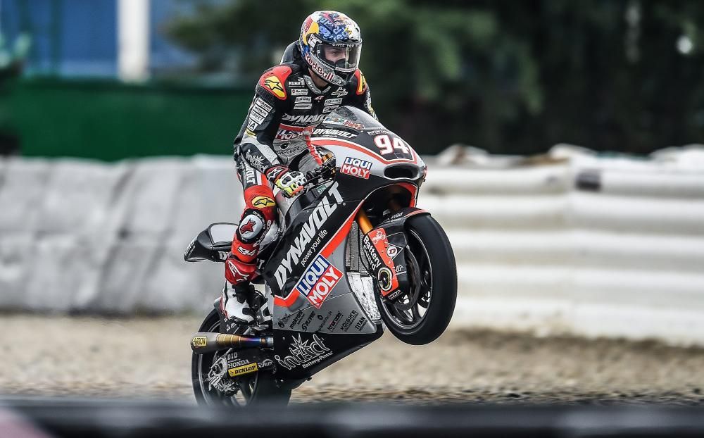 Las mejores imágenes del GP de la República Checa, en el que John McPhee se ha proclamado campeón en Moto3, Jonas Folger en Moto2 y Cal Crutchlow en MotoGP