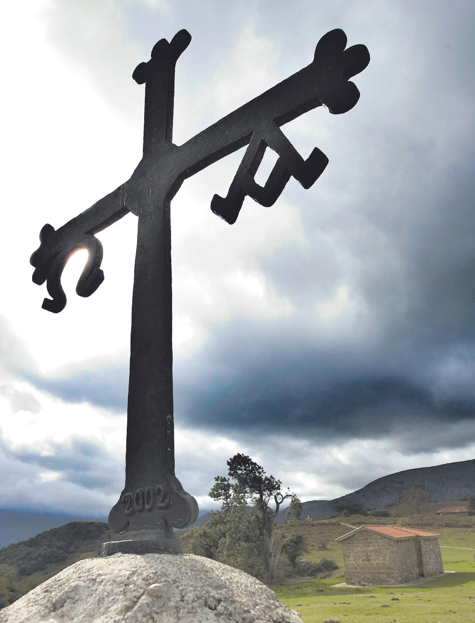 La Cruz de la Victoria en el puerto de Marabio, Teverga. MIKI LÓPEZ