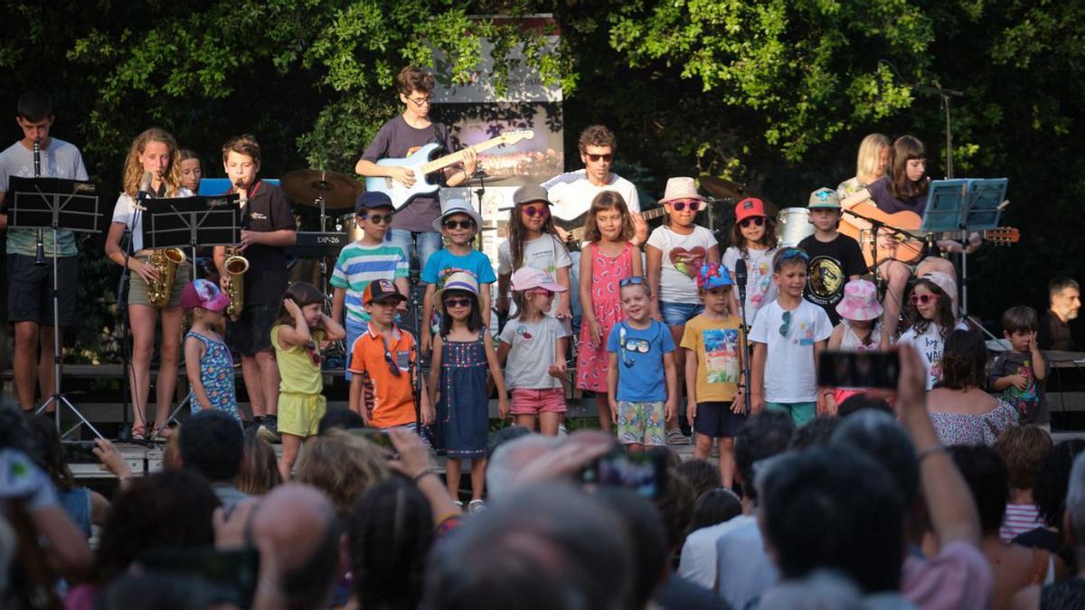 Actuació dels alumnes de l’Escola de Música del Casino Menestral al Parc Bosc