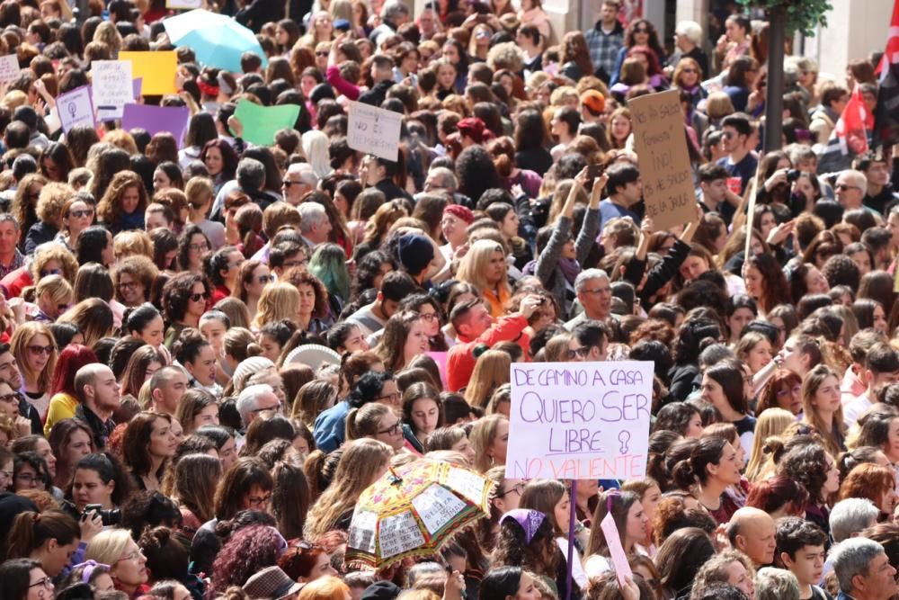 Concentración del 8-M en la plaza de la Constitución.