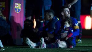 marcosl47926649 barcelona   27 04 2019  deportes   messi y semedo con sus hi190427232136