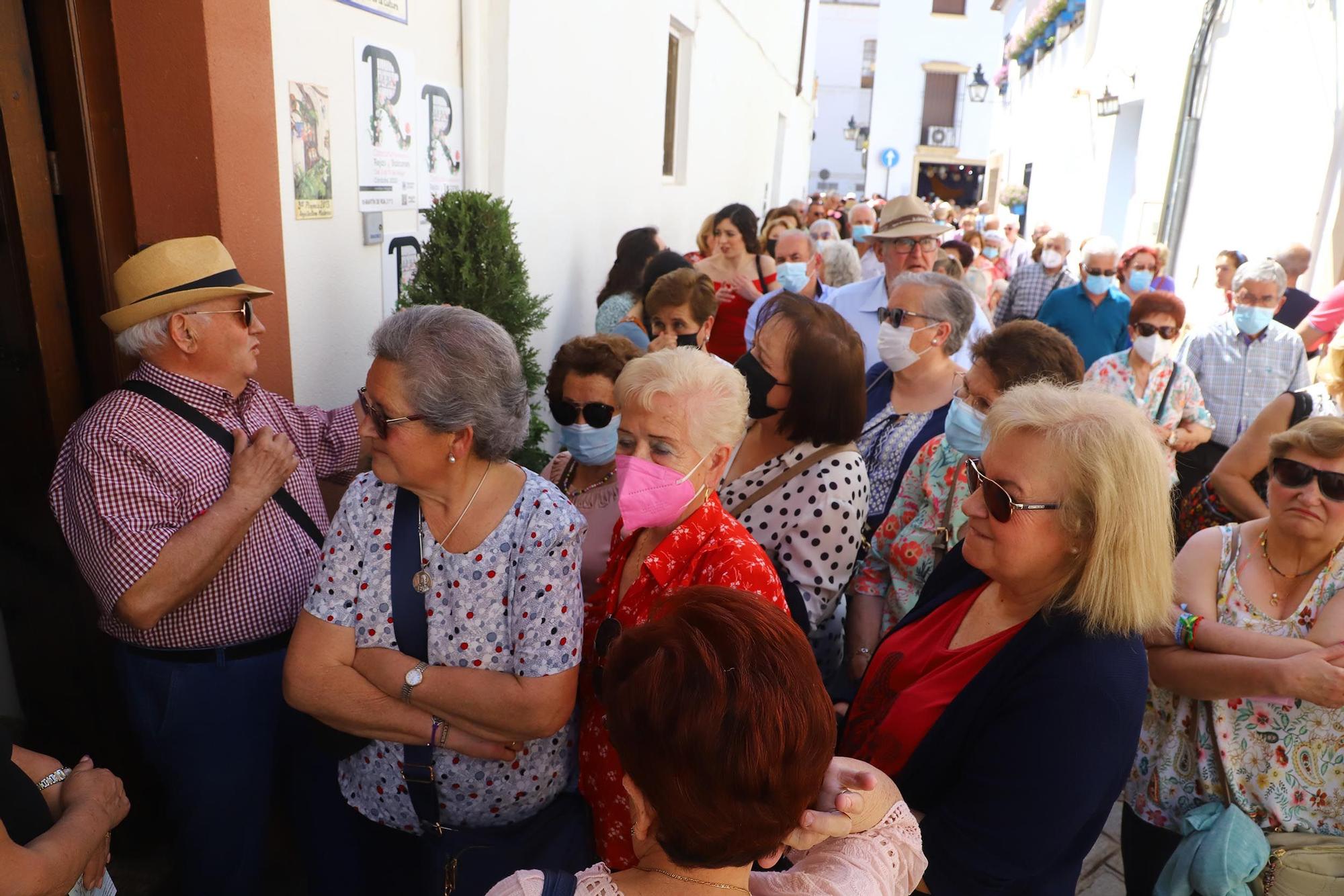 Largas colas en el primer sábado de patios