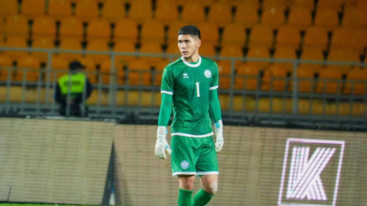 Temirlan Anarbekov con la selección de Kazajistán