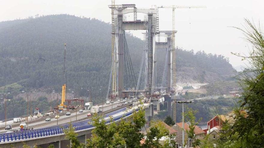 Obras de ampliación en el puente de Rande. // R. Grobas