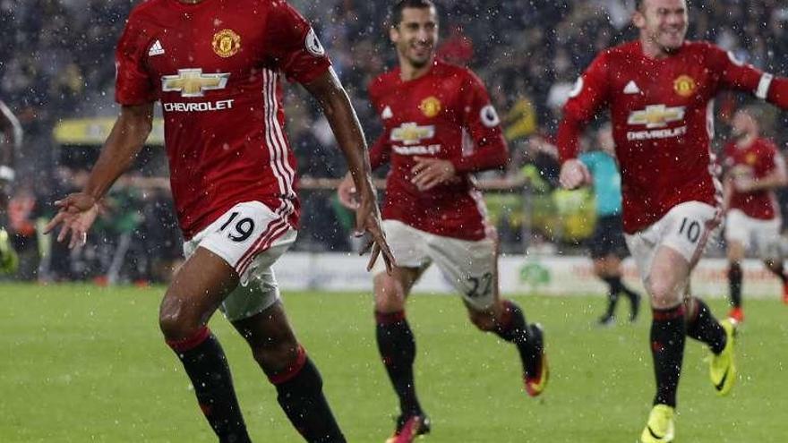 Rashford anotó el gol que dio la victoria al United. // Lee Smith