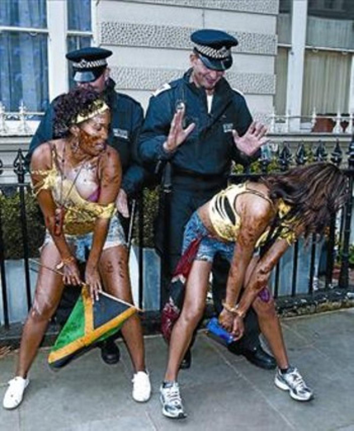 Londres celebra el carnaval entre sambes i bobbies_MEDIA_1