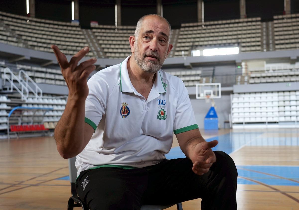 Juan Antonio Orenga analiza al detalle su primera temporada como entrenador del TAU Castelló en el Ciutat.