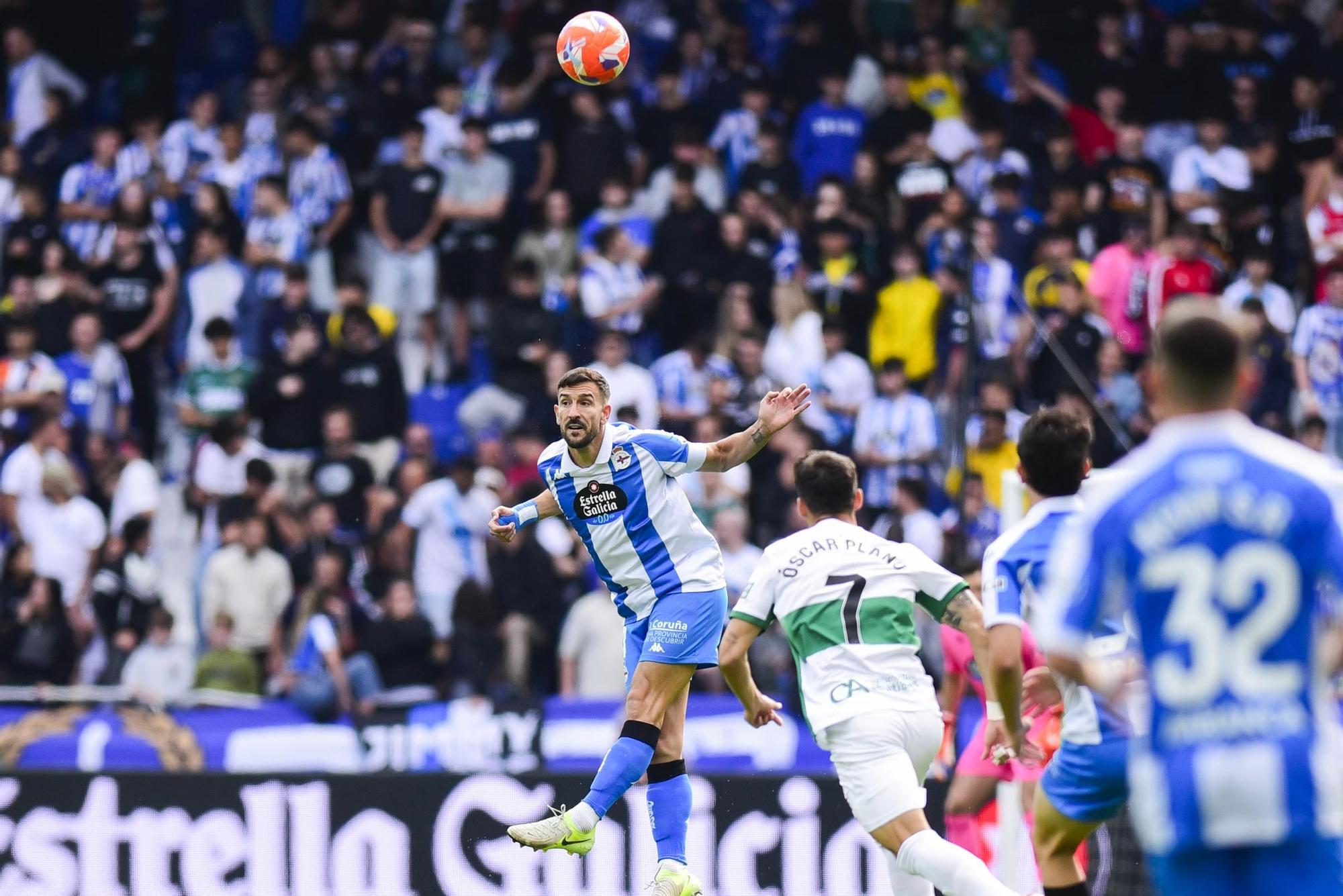 El Dépor cae goleado (0-4) por el Elche para cerrar la temporada 2025-25 en Riazor