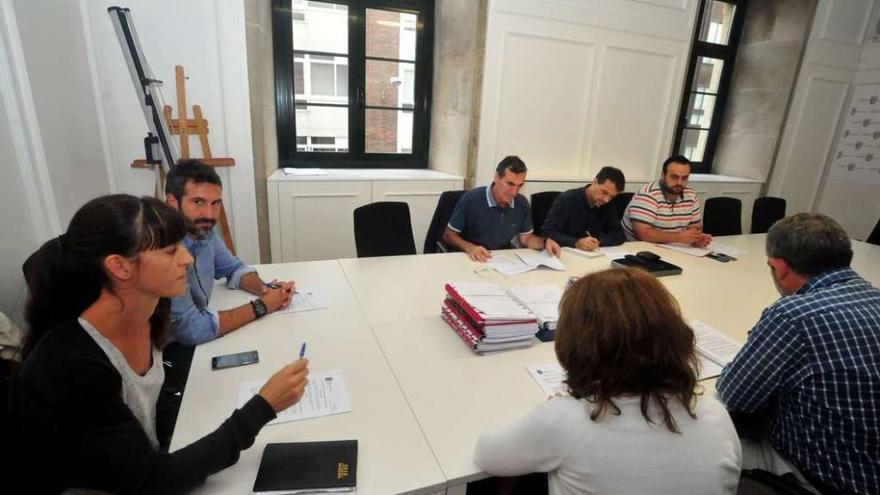 La reunión del Consello da Xerencia de Urbanismo de Vilagarcía, celebrada ayer. // Iñaki Abella