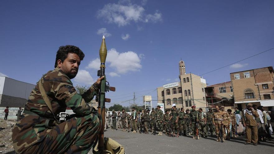 Die jemenitischen Houthi-Rebellen übernehmen die Kontrolle über eine strategische Insel und einen strategischen Hafen für die Sicherheit im Roten Meer