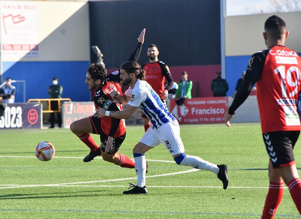 Las imágenes del Salerm Puente Genil-Recreativo de Huelva
