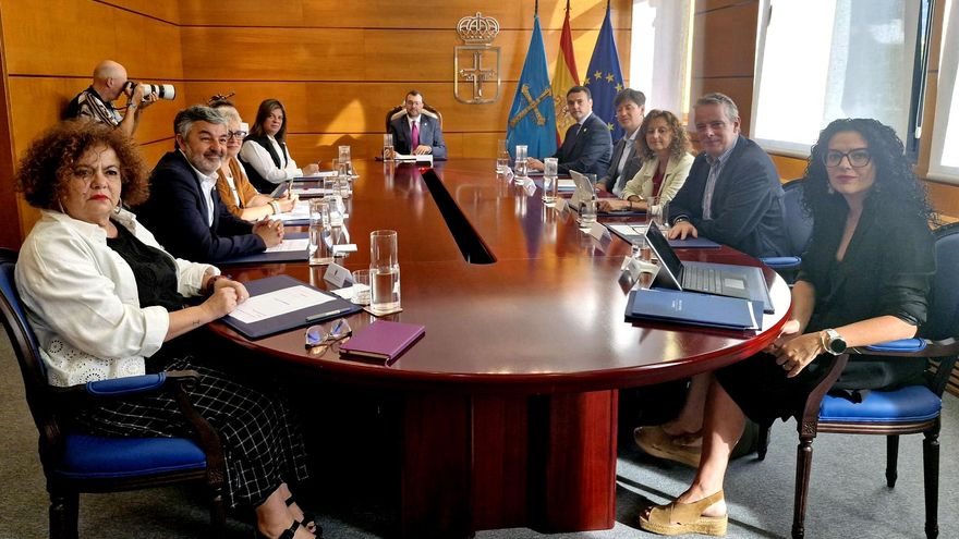 El Gobierno de Asturias pondrá el nombre de Antonio Trevín al dique del puerto de Llanes donde se ubican &quot;Los Cubos de la Memoria&quot;