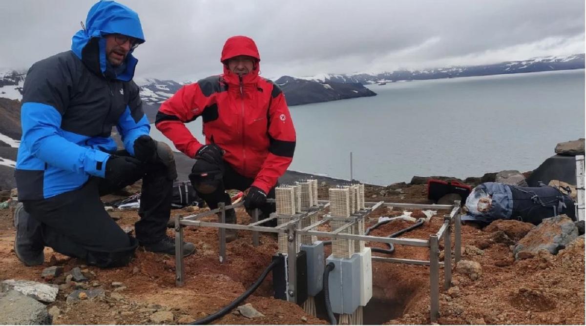 Investigadores del proyecto durante sus trabajos